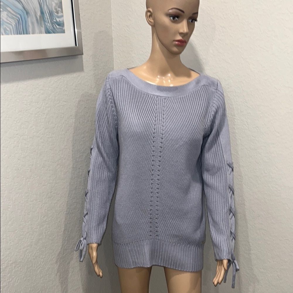Ivanka Trump -designer sweater
